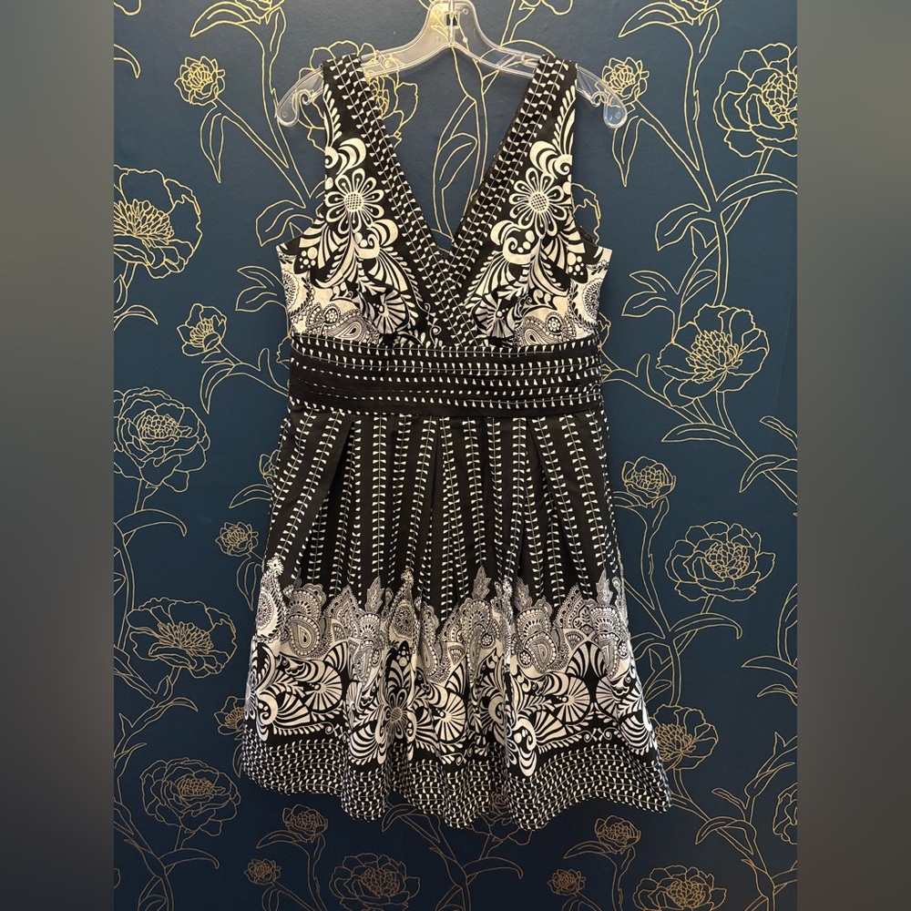 AMANDA LANE surplice crossover BLACK AND WHITE print party dress SIZE 12 pleated
